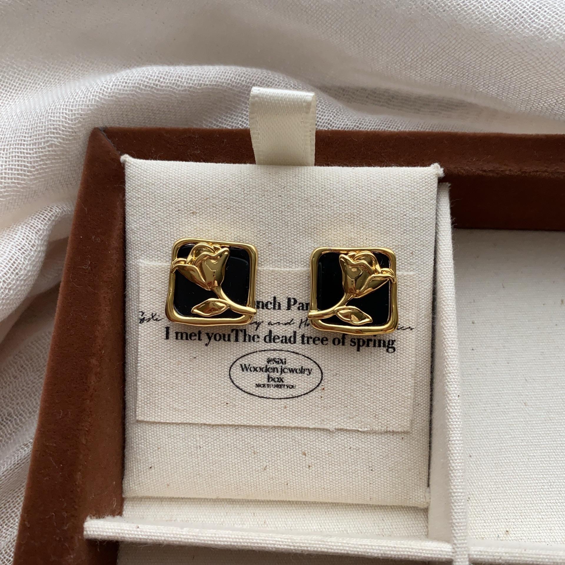 French rose stud earrings niche design sense retro earrings earrings temperament light luxury high sense small fragrance elegant