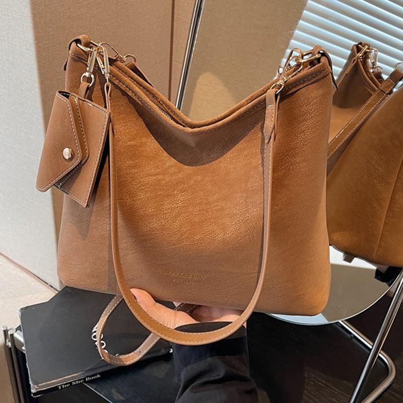 Retro Bag, Versatile Crossbody Bag, Large-capacity Commuter Tote Bag