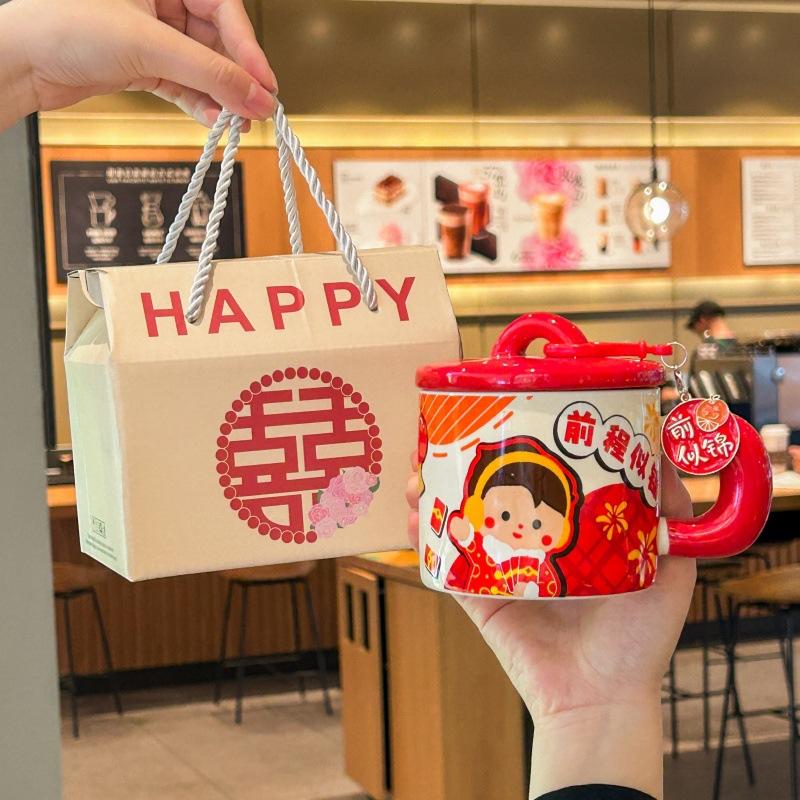 High-value Cute Festive Boys and Girls Drinking Cup Couple Ceramic Mug with Lid Spoon for Girls' Birthday Gifts