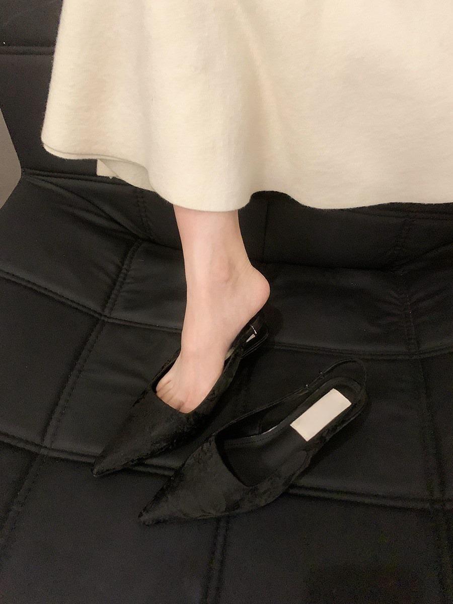 

Французские вечерние туфли на высоком каблуке в стиле ретро, одинарные туфли с острым носком, женская обувь 2024 года, популярные летние новые китайские красивые босоножки с застежкой-мешком 39 чёрный