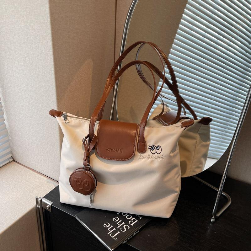 Premium sense large-capacity bag women's new fashion commuter shoulder bag popular contrasting color tote bag