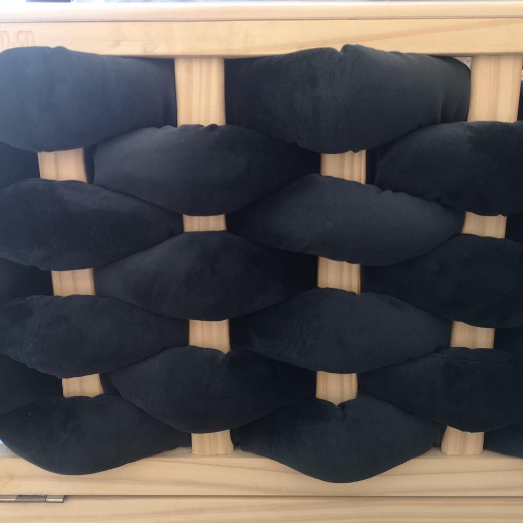European Single Strand 5cm Cable Knit Baby Bed Bumper - Handmade Anti-Collision & Anti-Fall Decoration
