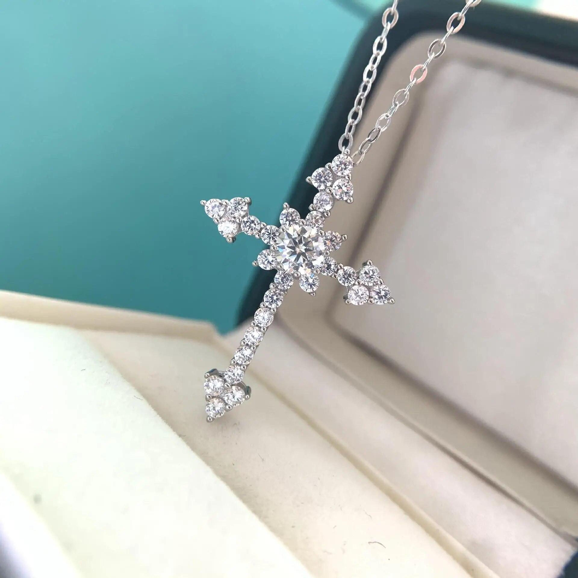 Collar De Cruz De Plata De Ley 925 Con Circonitas | Colgante De 18 Mm Para Mujer Y Hombre | Regalo En Caja Con Cadena De 40+5 Cm