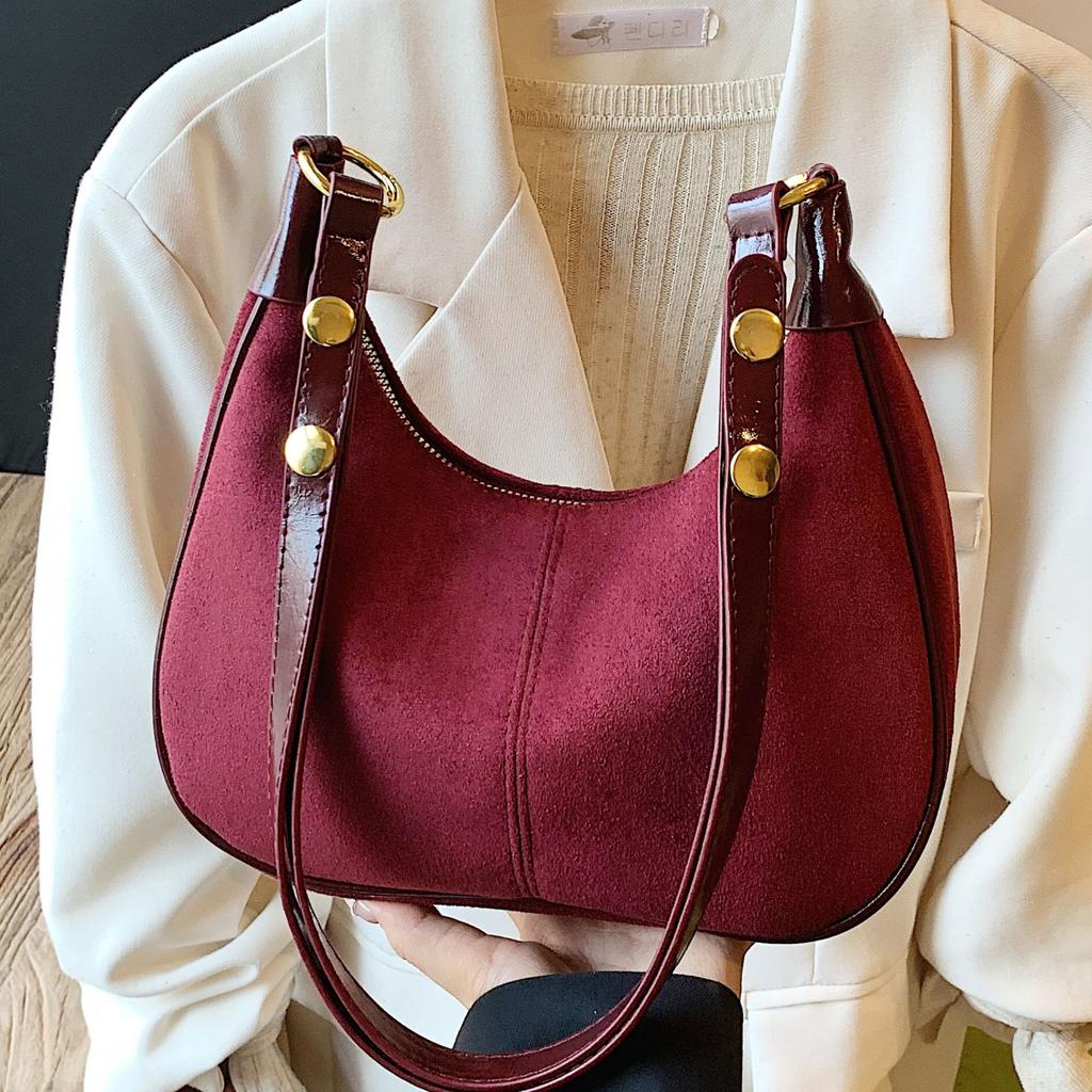 2025 new high-end texture niche autumn and winter shoulder messenger bag frosted retro versatile dumplings
