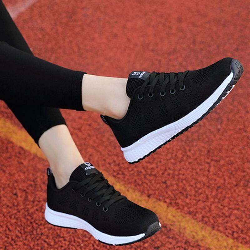 Baskets Décontractées pour Femmes Tricotées Légères Mode à Lacets Chaussures de Sport de Course Plates en Maille Entraîneurs Respirants