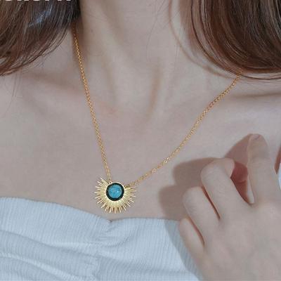 Luxury Non Tarnish Stainless Steel 14k Gold Fashion Light Luxury Sunflower Turquoise Pendant Necklace Women Spot