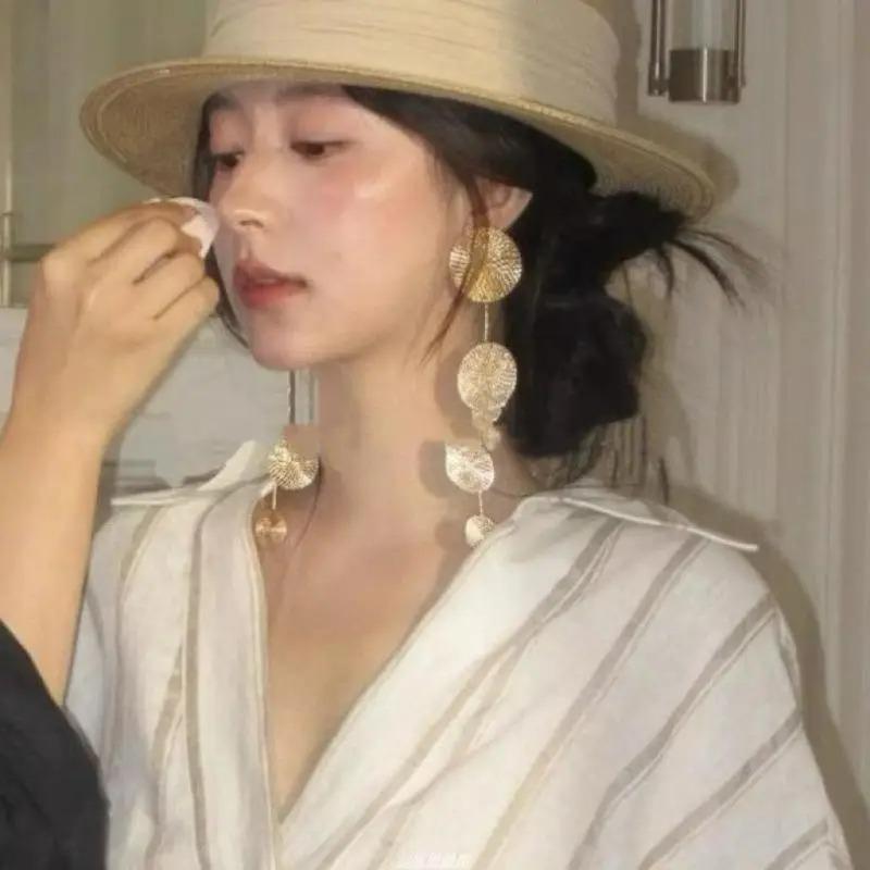 Vintage Europe USA Bohemian Fashion Round Piece Tassel Earrings Ladies Long Paragraph Design Jewelry Holiday Accessories Gift