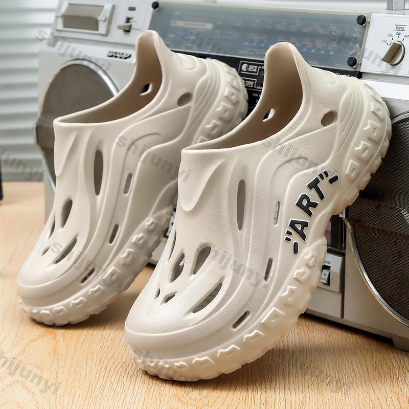 Fashion Men Sandals Summer Hollow Breathable Lightweight Outdoor Soft Sole Beach Shoes Comfortable Fashion Non Slip Slip On Casual Shoes