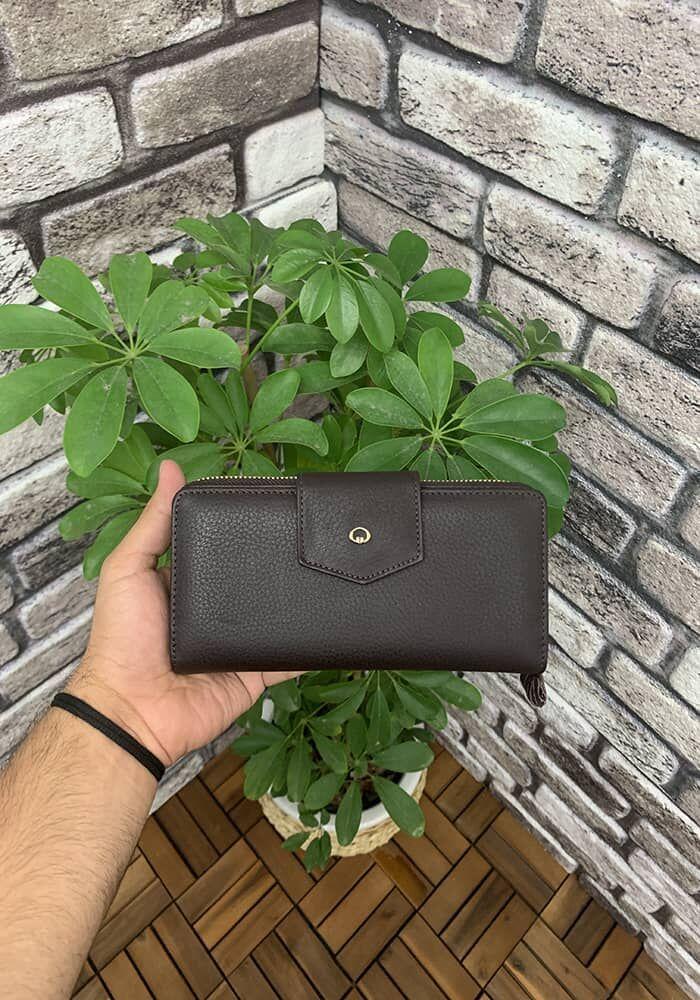 

Guard Matte Brown Hand Portfolio with Zipper and Leather Placket