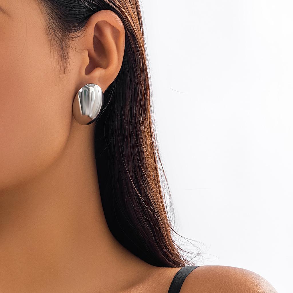 Accessories Simple business comma round earrings, personalized glossy metal mirror ins wind stud earrings women