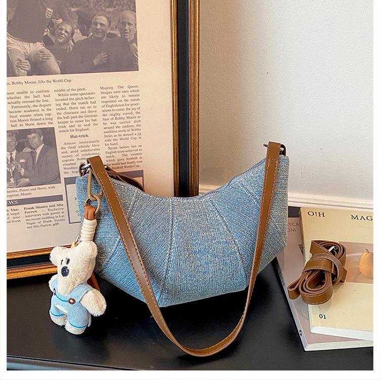 Retro Cow Horn Denim Underarm Bag: 2026 Trendy Niche Design, Women's Single Shoulder Crossbody Bag