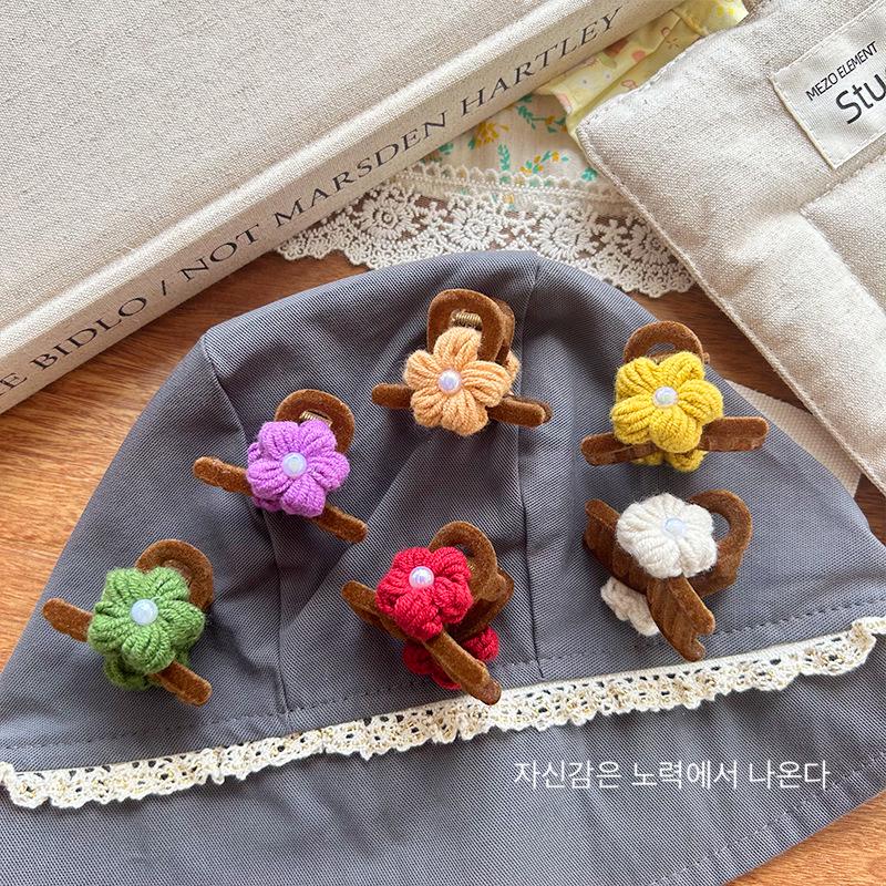 Korean Style Pearl Flower Knit Mini Hair Clip - Child & Women Safe, Non-Damaging, Versatile Hair Accessory