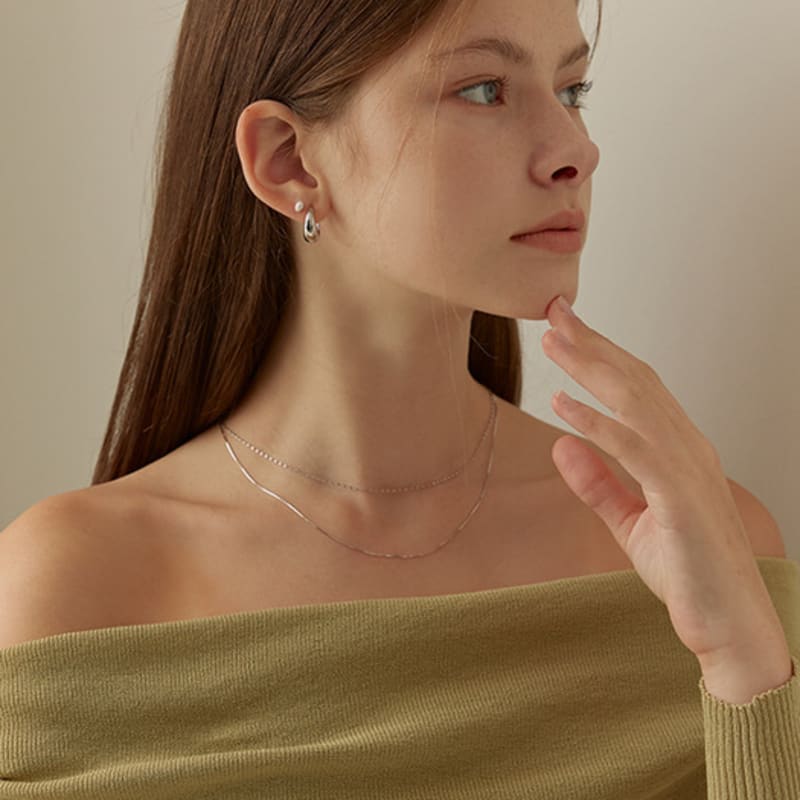 Lewe [6mm+10mm pearl earrings included] [Layered set] Two shining SET necklace