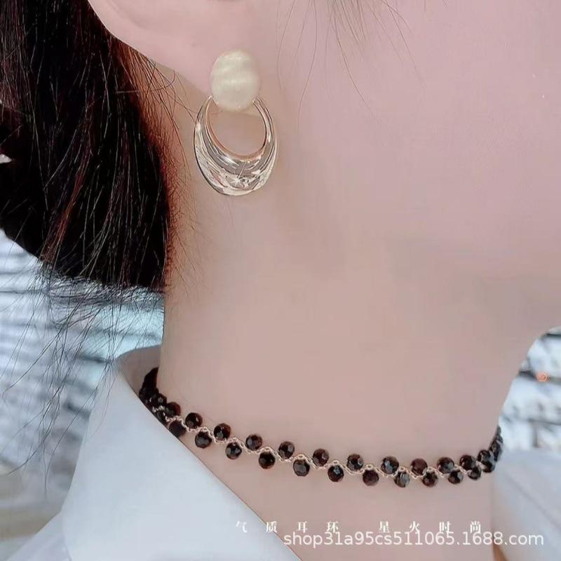 Elegant Hong Kong-Style Retro Circle Earrings for Women, High-End Hollow Design, 2025 Collection 18K золотой