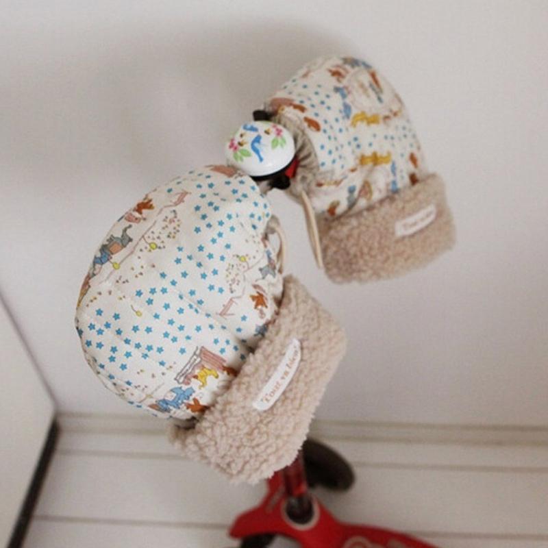 Windproof Infant Stroller Hand Muffs Outdoor Sports Mittens Cartoon Printed Hands Warmer Scooter Accessory for Winter