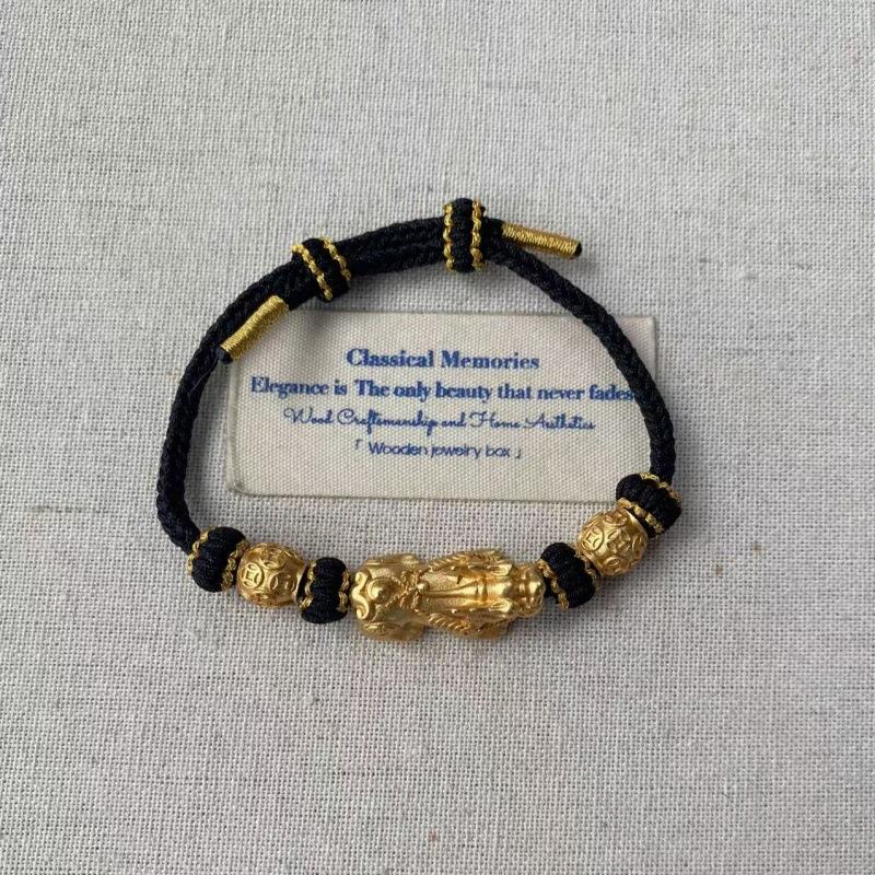 

Рождественская монета года Пиксю Ручной браслет из счастливых бусин Золотой Пожирающий зверь Мужской и женский Парный плетеный браслет