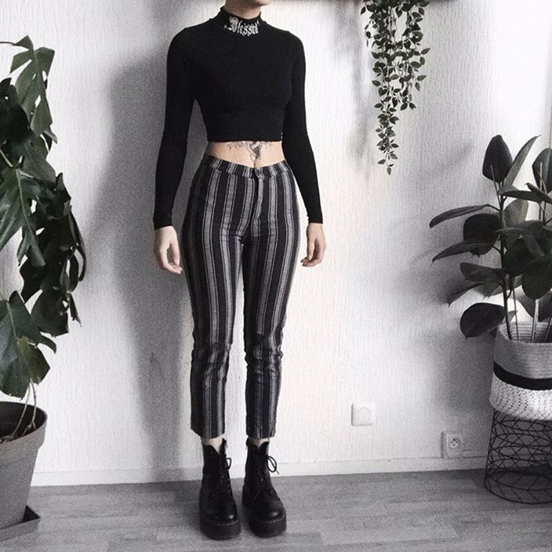 Women's Dark Style High-Neck Figure-Hugging Long-Sleeve Crop Top