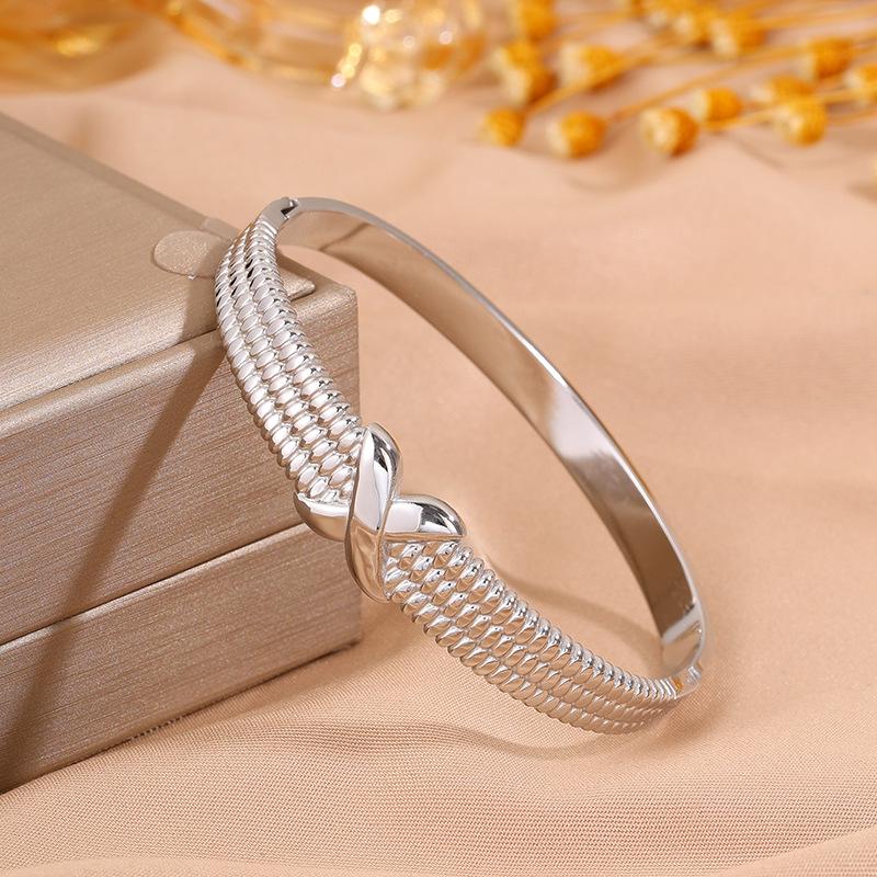 Girls’ High-end, Fashionable and Simple Design Cross-knotted Bracelets for Besties 17CM