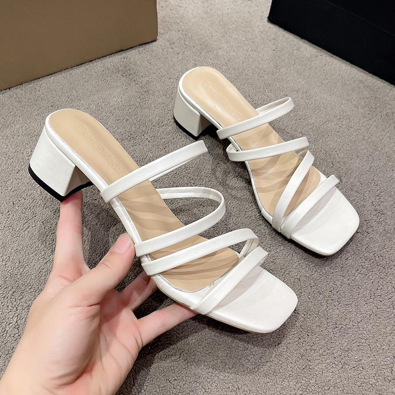 2025 New Black Strappy Sandals Fairy Fairy Wind Mid-heeled Cool Slippers Female Outer Thick Heel with Women's Shoes