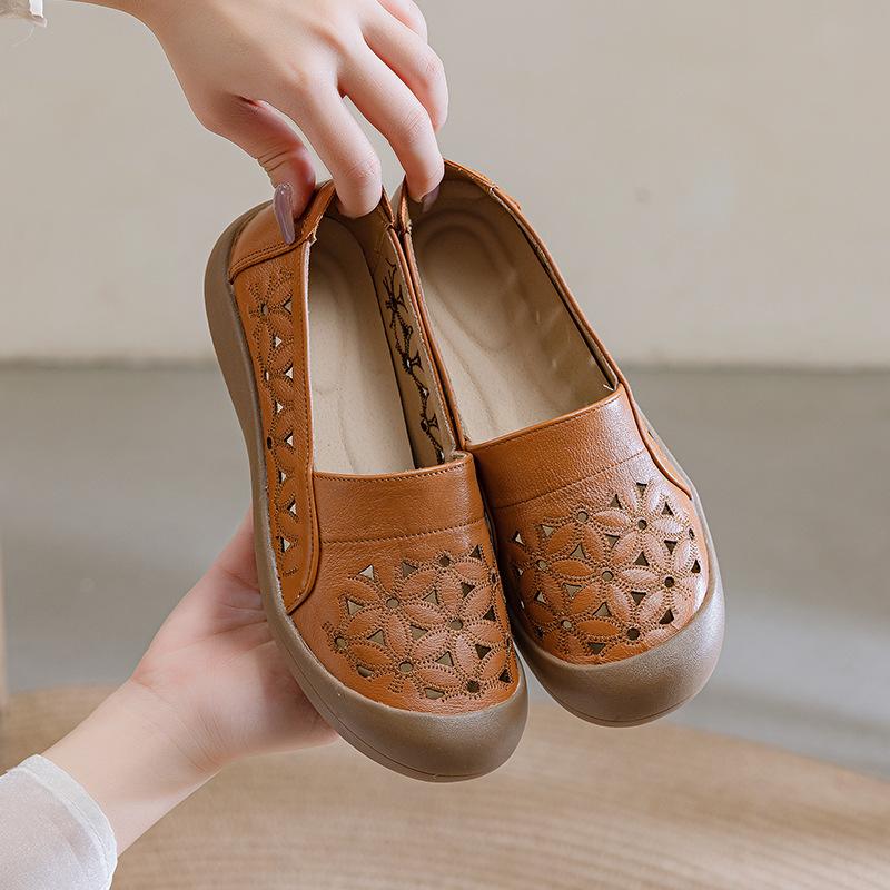 Mom summer hollowed out new flat-bottomed breathable single shoes sandals non-slip soft-soled comfortable hole women's shoes
