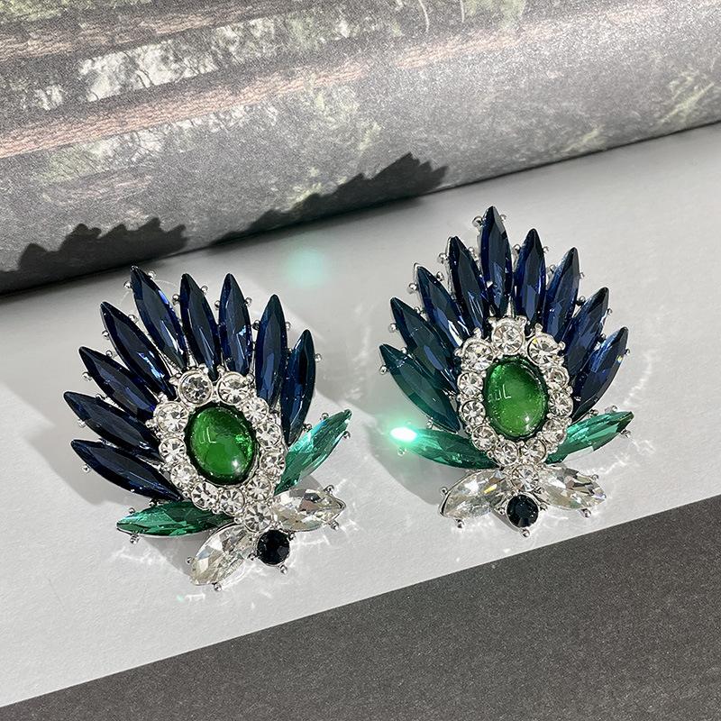 Classic Middle Women Girls Enamel Flower Earrings Ear Clip Vintage Elegant Lady High-end Party Banquet Accessories Jewelry