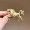 Fashion Rhinestones Pearl Alloy Horse Brooches Zodiac Pony Pins Women Men Clothing Accessories Suit Lapel Corsage New Year Gifts