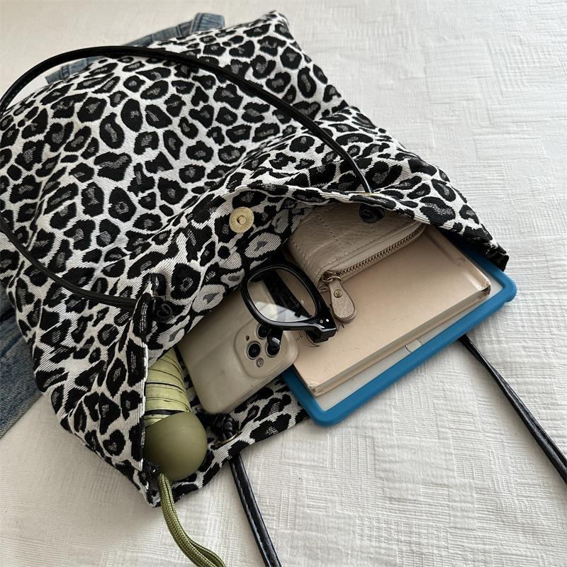 New leopard print large-capacity women's bag single shoulder tote ns trendy bag fashionable texture underarm Korean bag