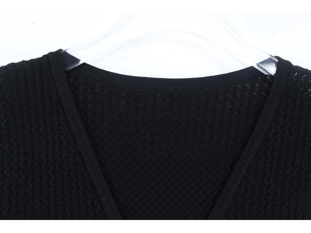 2025 Spring/Summer Women's French Chic Knitted Slimming Vest & Midi A-line Skirt Set.