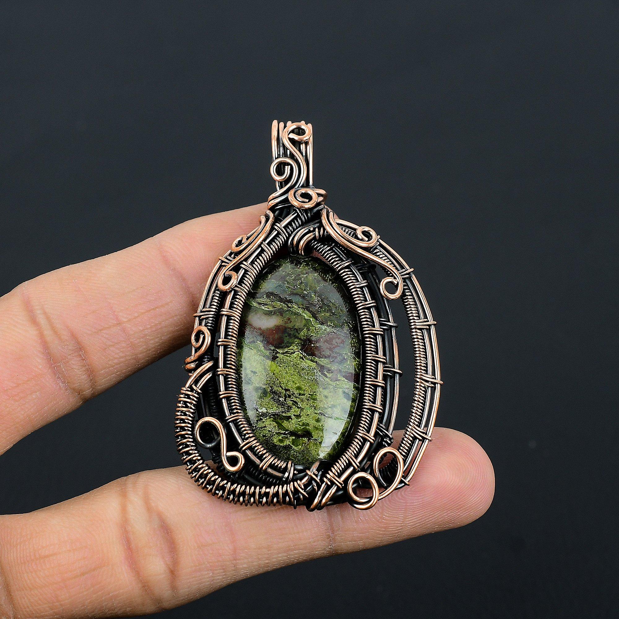 

Гелиотроп 999 Медная проволока, оплетенная кулон Ручная работа Драгоценные камни Ювелирные изделия, Подарки для жены Совершенно новый кулон 2.55 Inches