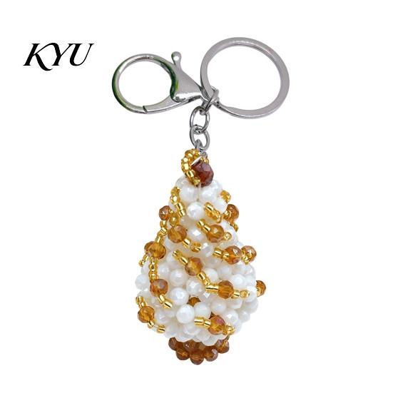 Christmas Beaded Keychain Handmade Keychain, Xmas Tree Wreath Gift Box Bell Decorative Key Ring Santa Keyring, Backpack Hanging Decor for Party Favors
