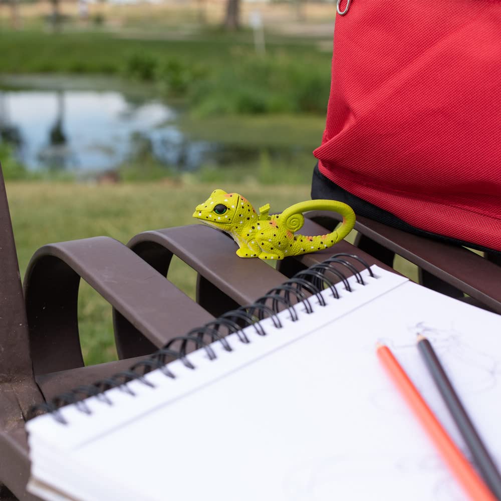Sun Company LifeLite Animal Carabiner Flashlight Small Animal Keychain Flashlight One Size Green Lizard for and Camping Kids, Nursing,