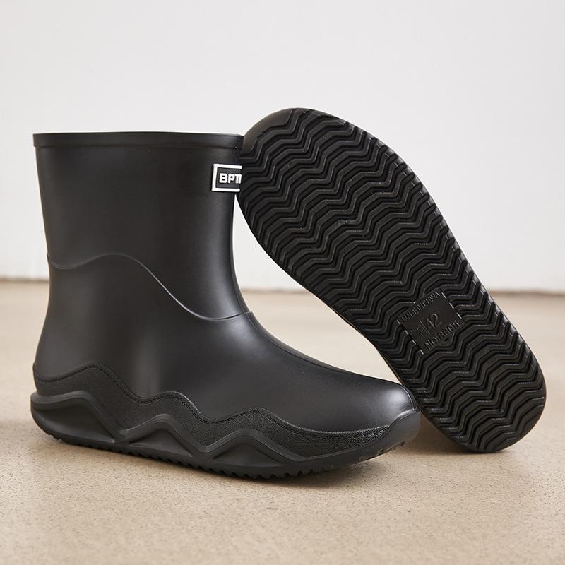 Medium tube men s rain shoes waterproof shoes outdoor lightweight non-slip rubber shoes kitchen overshoes men s 39 чёрный