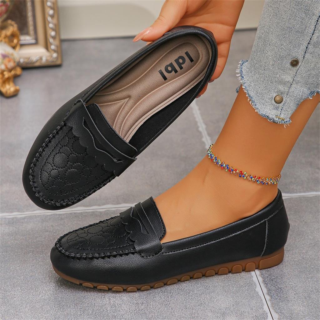 Women's Fashion Plus Size Slip On Round Toe Casual Loafers Comfortable Flat Shoes for Daily Wear and Outdoor Activities