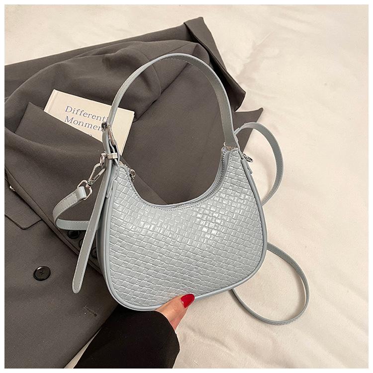 

Универсальная модная портативная наплечная сумка 2025 новая нишевая сумка-полумесяц для отдыха, трендовая сумка подмышку для поездок на работу, женская синий