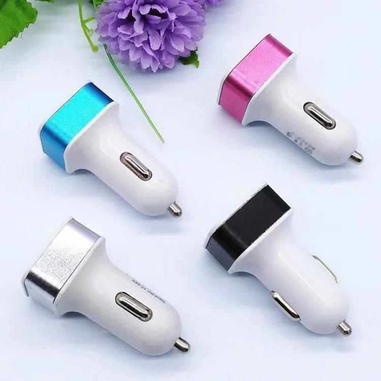Adattatore caricabatteria da auto multifunzione Dual USB per la ricarica rapida di più dispositivi