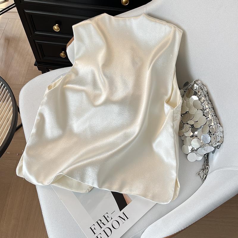 2025 Temperament High-end Vest Female Versatile Gentle Luxury Round Neck Buckle Embroidery