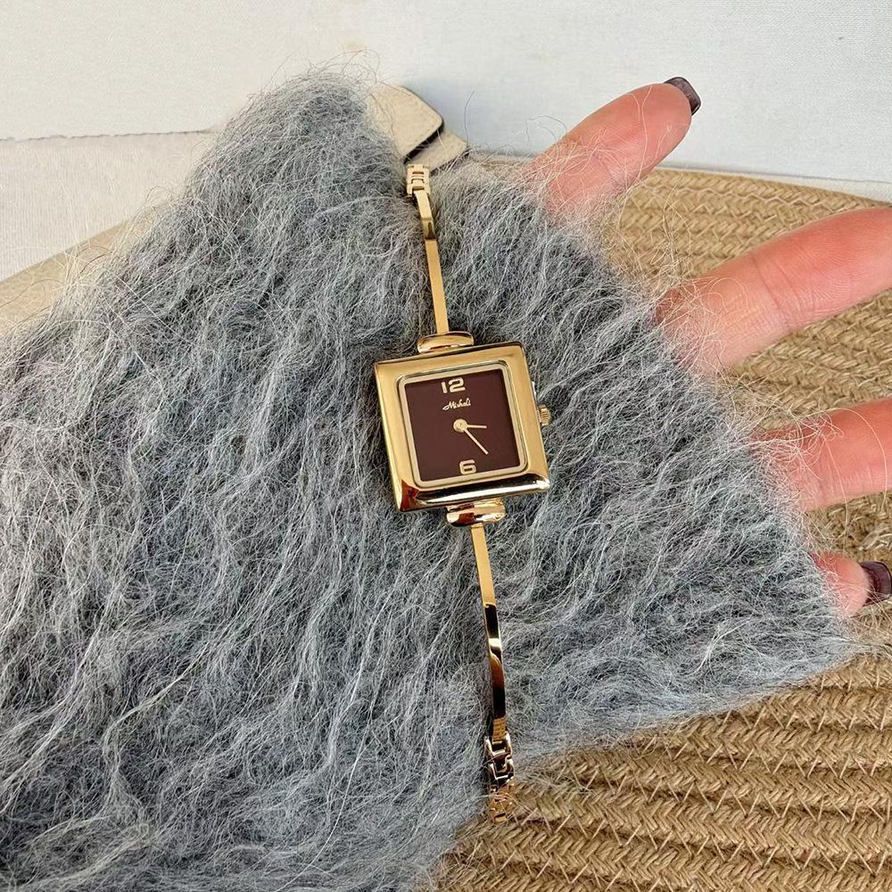 Fashion Square Steel Belt Bracelet Watch Thin Belt Square Retro Ankara Red Women S Watch