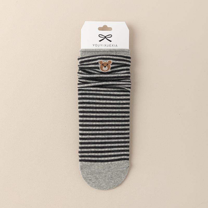 5/10 Pairs Casual Autumn Winter Embroidered Socks for Women Cute Cartoon Bear Mid Calf Socks Academic Style Striped Sweat Absorbing Cotton Socks