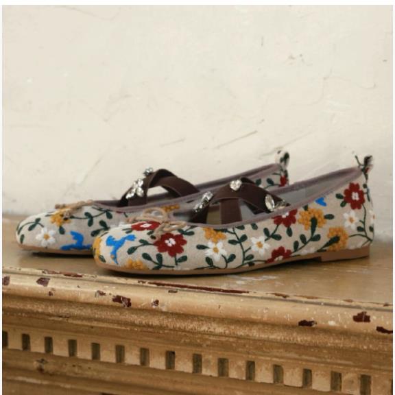 Fashion New Mesh Breathable Ballet Flats Women Luxury Designer Embroidered Flower Mary Jane Shoes Light Comfort Low Heeled Summer Flats