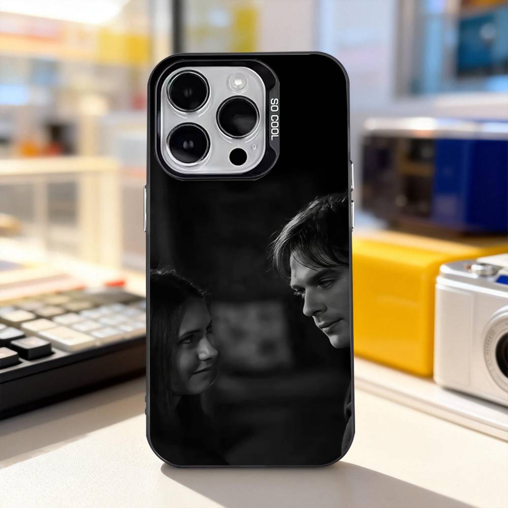 

Крутой чехол для телефона V-Vampire D-Diaries Для iPhone 17,16,15,14,13,12,11,Pro,XS,Max,Plus,Mini,SE4,E IMD Матовый Черный iPhone15promax