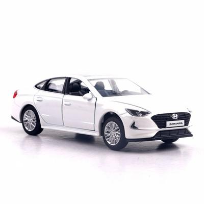 Welly Sonata DN8 Die Cast, White Korean Toy