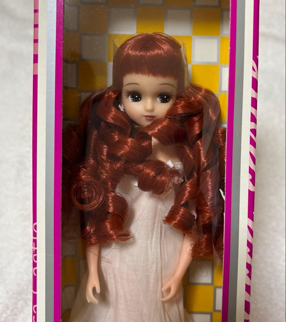 

[USED] Licca-chan red hair vertical roll
