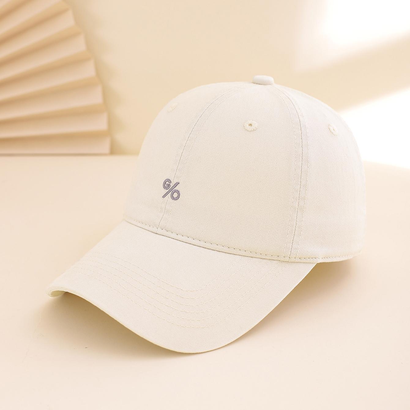 

The wide-brimmed baseball cap is simple, versatile and can be adjusted for daily leisure, outings, shopping and traveling One Size