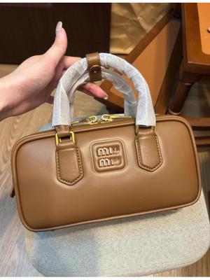 Modische vielseitige große Boston-Kissen-Handtasche im Zhang Yuanying Stil für Damen