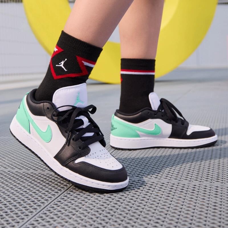 Air Jordan 1 Low GS White Black Green Glow 553560-131