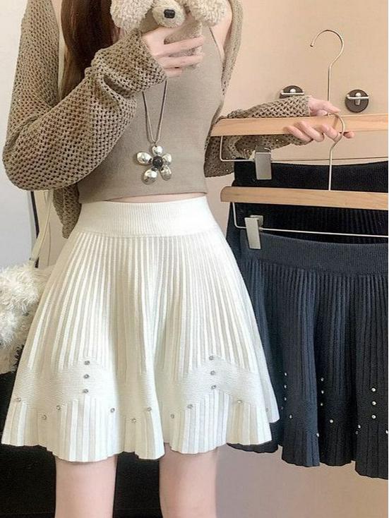 High-Waisted Korean-Style Pleated Knit Skirt for Women - Winter Fashion, Versatile and Short