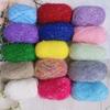 4 Stück buntes Polyester-Wimperngarn-Set - Flauschiges Bastelgarn zum Häkeln, DIY-Handstrickzubehör, Großpackung 400g
