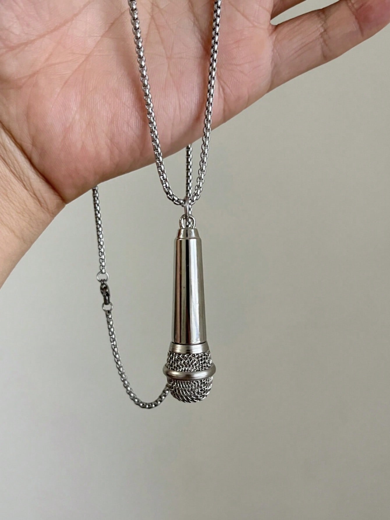 Creative Microphone Pendant Necklace For Men and Women Punk Hip-hop Fashion Jewelry Couple Friends Gifts