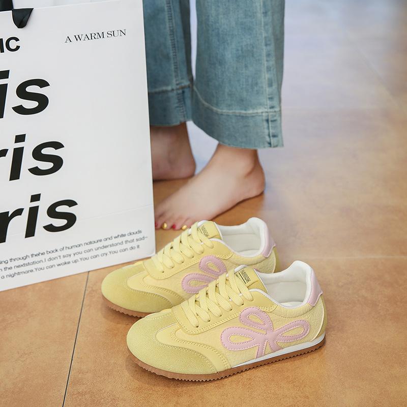 Forrest Gump training shoes women's 2025 spring and autumn new flat bottom showing feet small retro American popular versatile casual sports shoes