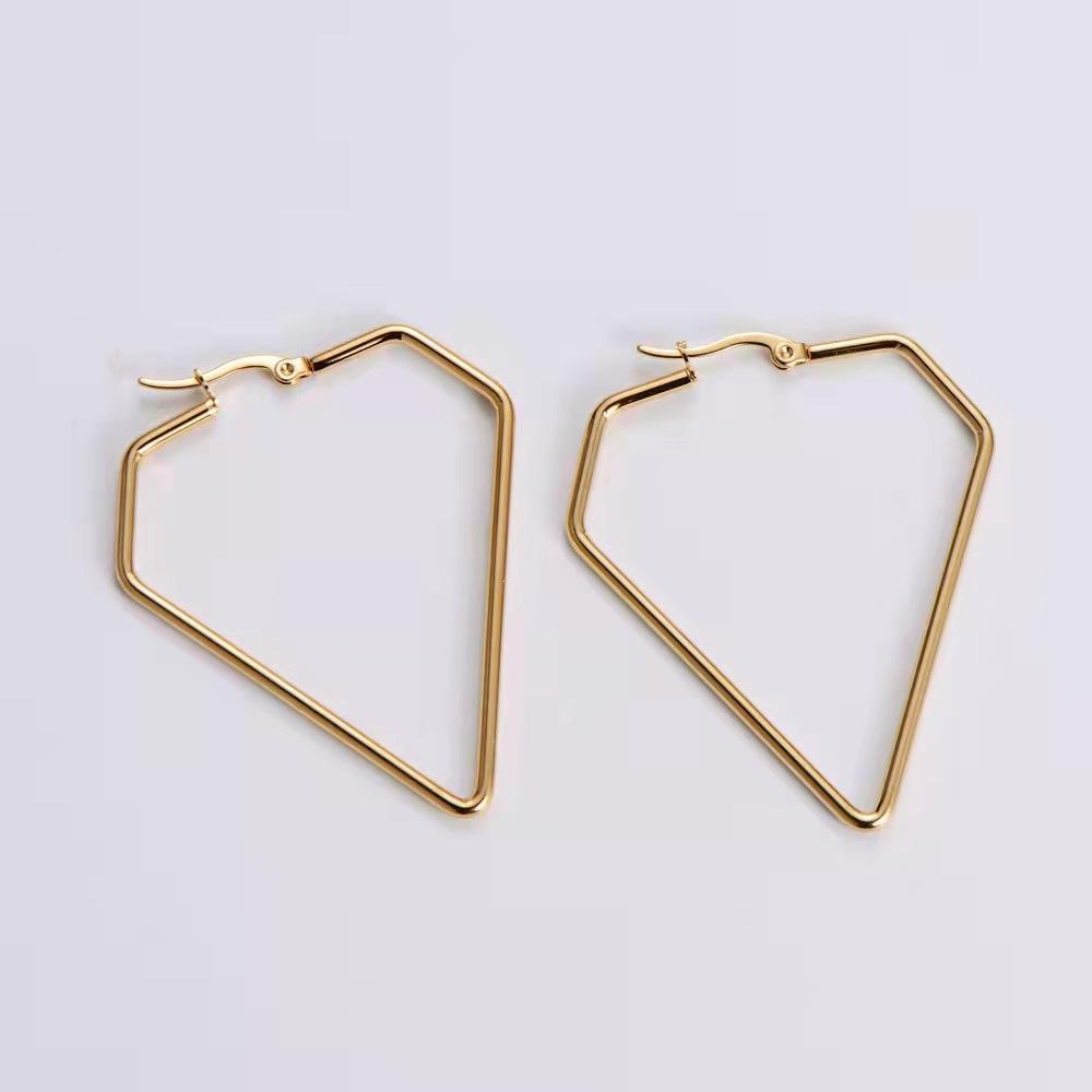 

Trendy 1Pair Lovely Women Fashion Personality Exaggerated Hollow Heart Design Earring Cuff For Girl Birthday Jewelry Gift